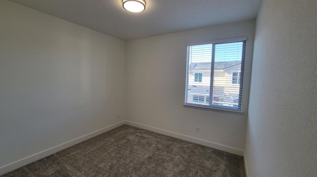 6064 Oberlander Dr, Roseville, CA 95747