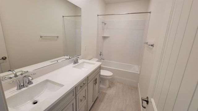 6064 Oberlander Dr, Roseville, CA 95747