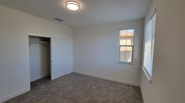 6064 Oberlander Dr, Roseville, CA 95747