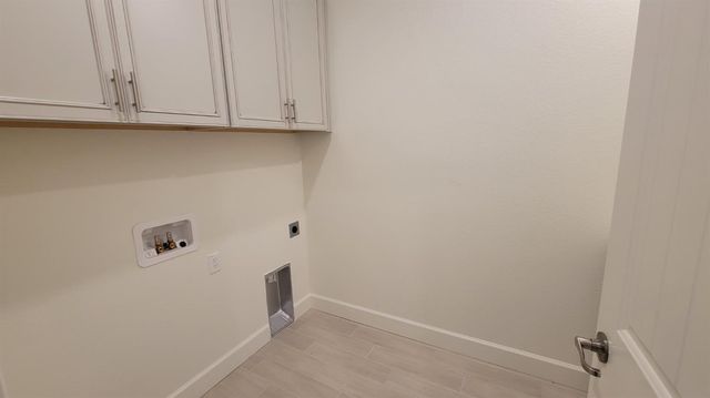 6064 Oberlander Dr, Roseville, CA 95747