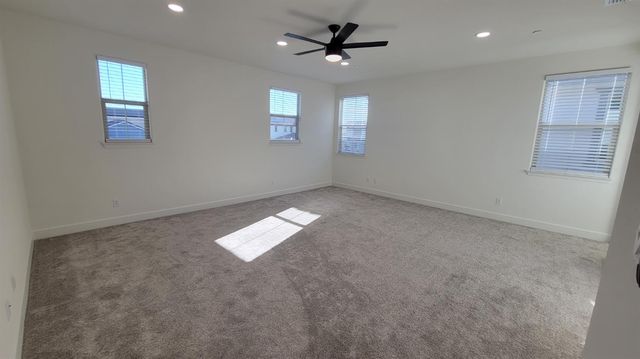 6064 Oberlander Dr, Roseville, CA 95747