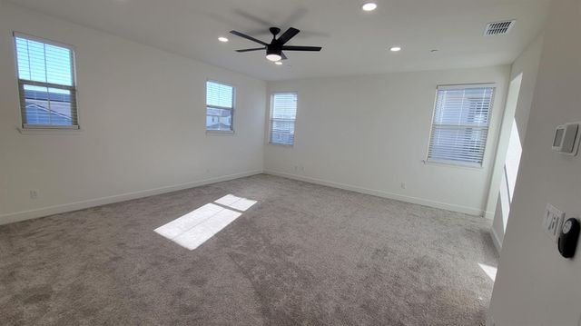 6064 Oberlander Dr, Roseville, CA 95747