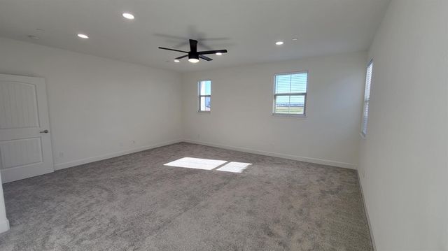 6064 Oberlander Dr, Roseville, CA 95747