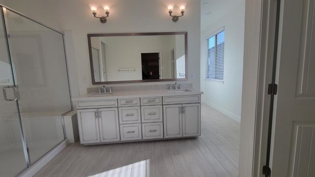 6064 Oberlander Dr, Roseville, CA 95747