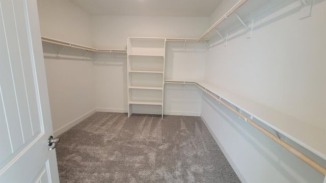 6064 Oberlander Dr, Roseville, CA 95747