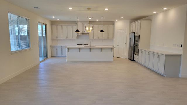 6064 Oberlander Dr, Roseville, CA 95747