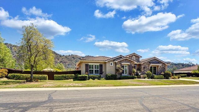 27248 Saint Andrews Ln, Valley Center, CA 92082