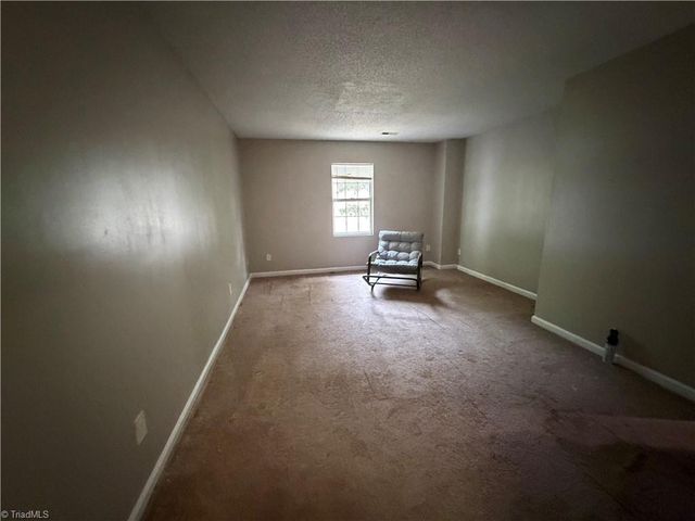 605 Sir Knight Court, Clemmons, NC 27012