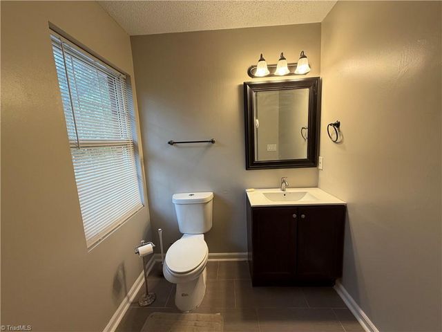 605 Sir Knight Court, Clemmons, NC 27012
