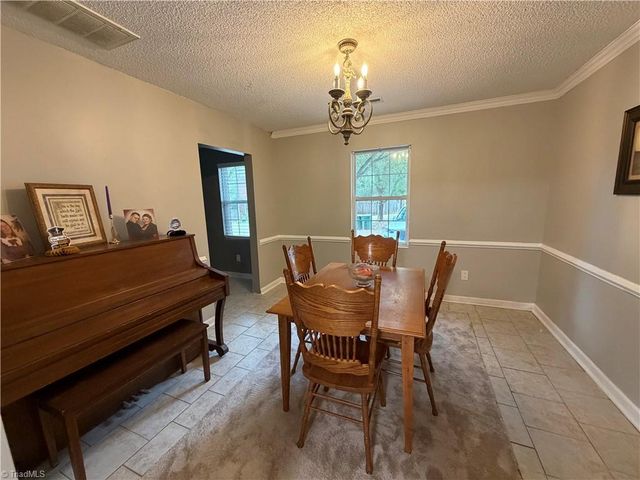 605 Sir Knight Court, Clemmons, NC 27012