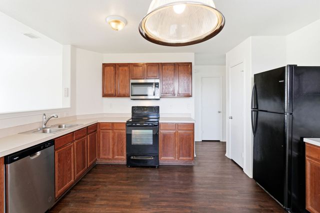 1246 Yukon Drive, Glenn Heights, TX 75154