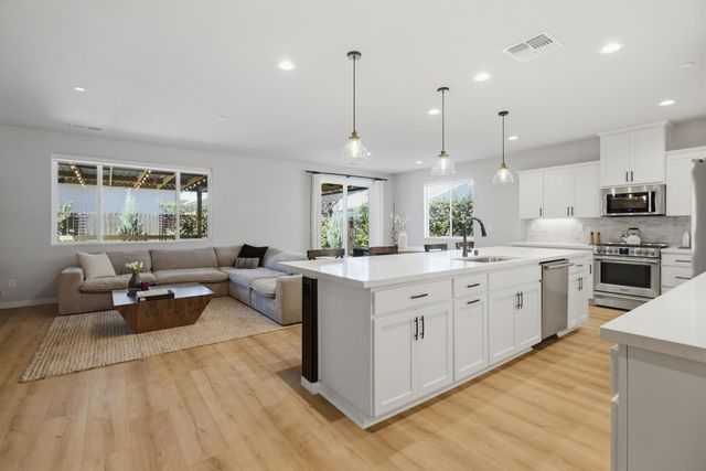 792 cross creek, Lincoln, CA 95648