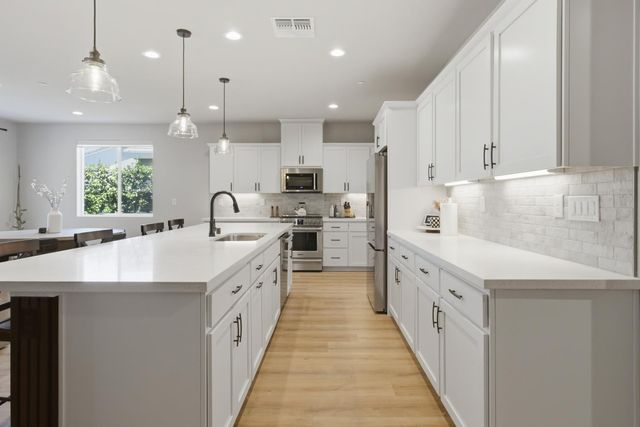 792 cross creek, Lincoln, CA 95648