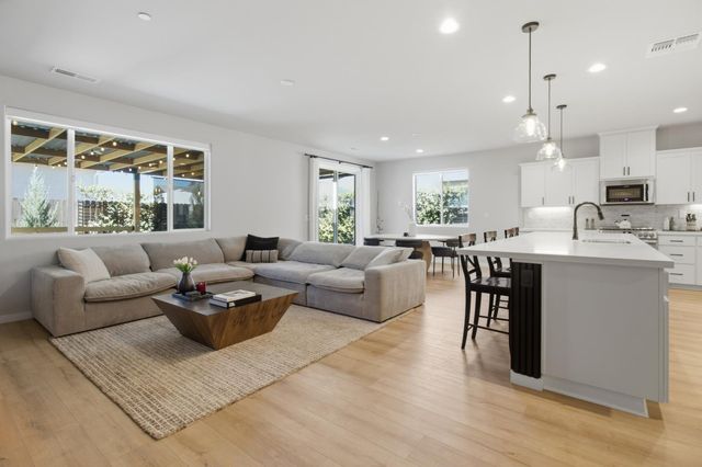 792 cross creek, Lincoln, CA 95648