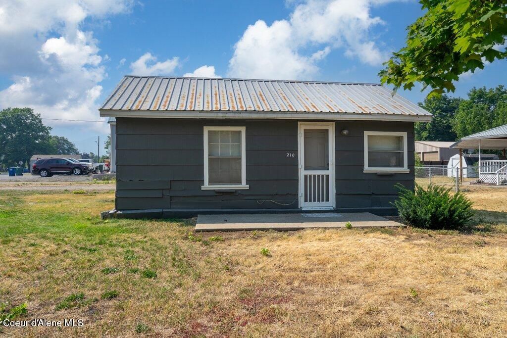 210 E 11th AVE, Post Falls, ID 83854 photo 1