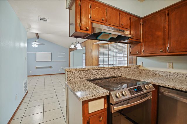 623 Rockbrook Drive, Houston, TX 77015