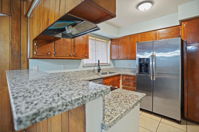 623 Rockbrook Drive, Houston, TX 77015