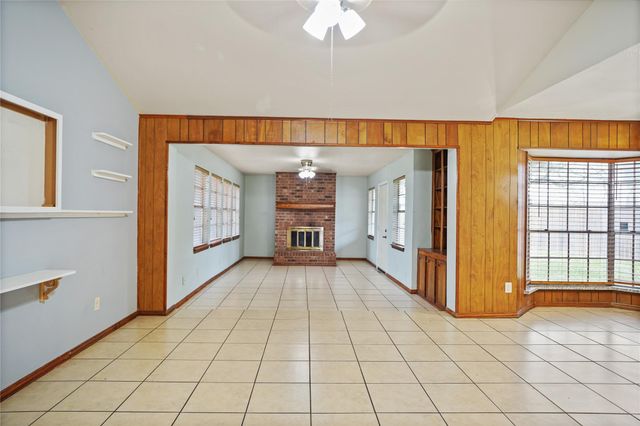 623 Rockbrook Drive, Houston, TX 77015