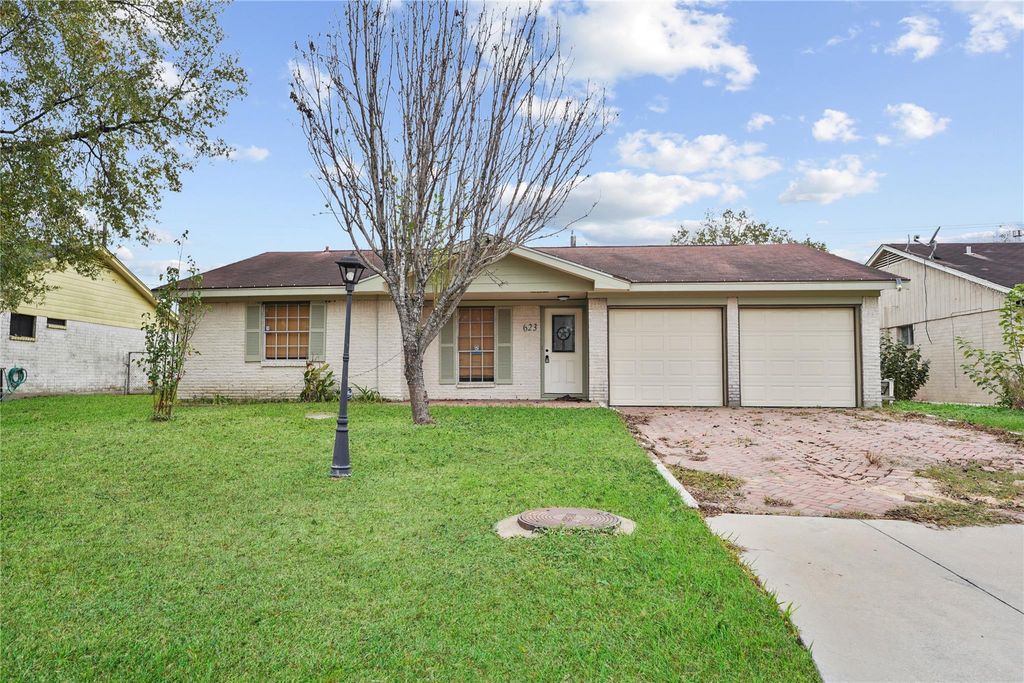 623 Rockbrook Drive, Houston, TX 77015