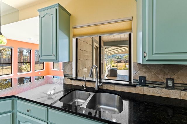 122 Windwood Rd, Kerrville, TX 78028