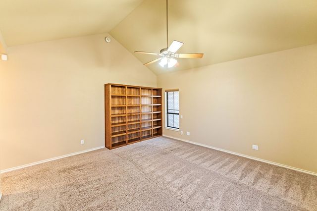 122 Windwood Rd, Kerrville, TX 78028