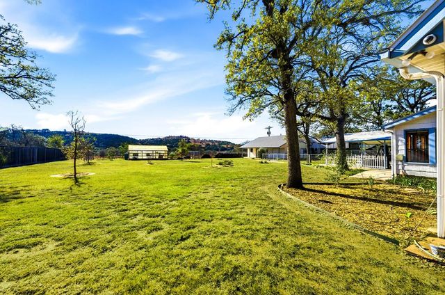 122 Windwood Rd, Kerrville, TX 78028