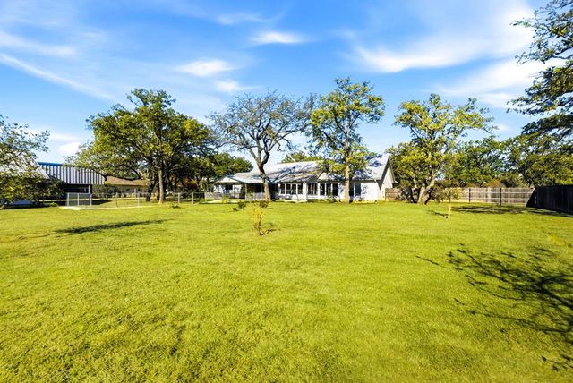 122 Windwood Rd, Kerrville, TX 78028