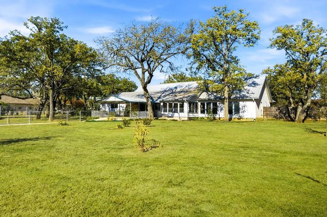 122 Windwood Rd, Kerrville, TX 78028