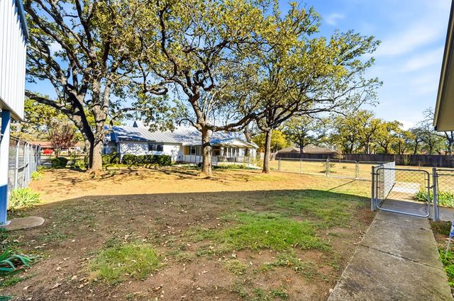 122 Windwood Rd, Kerrville, TX 78028