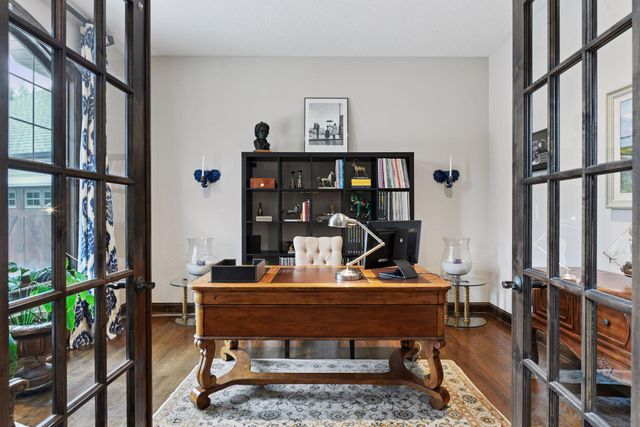 6930 Lake Harrison Circle, Chanhassen, MN 55317