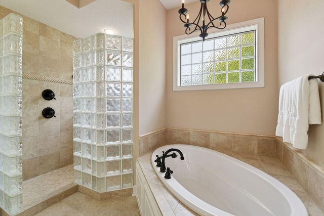 6930 Lake Harrison Circle, Chanhassen, MN 55317