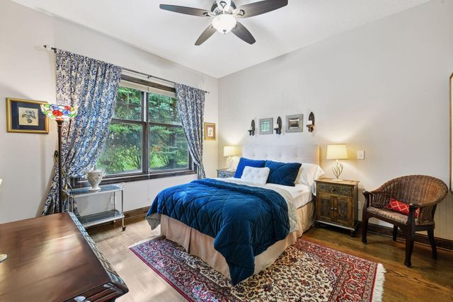 6930 Lake Harrison Circle, Chanhassen, MN 55317