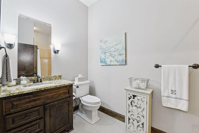 6930 Lake Harrison Circle, Chanhassen, MN 55317