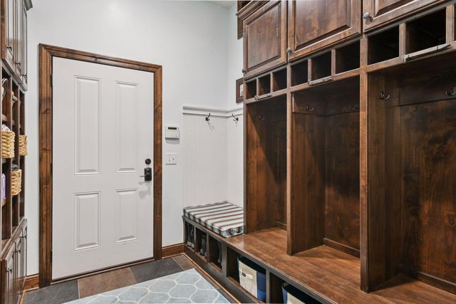 6930 Lake Harrison Circle, Chanhassen, MN 55317