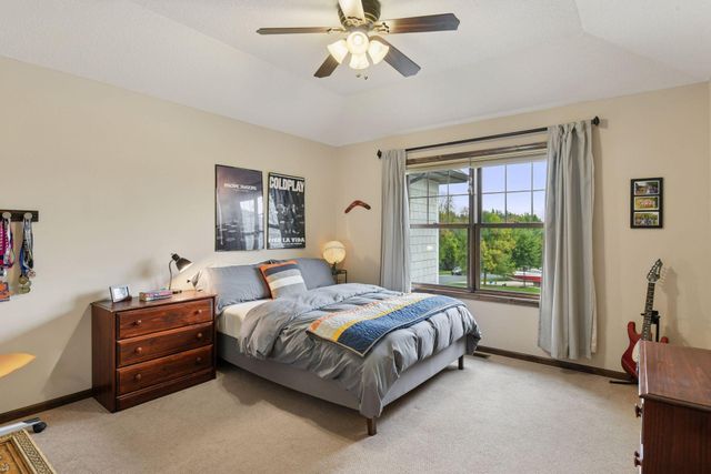 6930 Lake Harrison Circle, Chanhassen, MN 55317