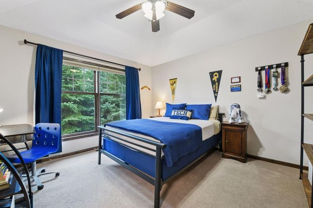 6930 Lake Harrison Circle, Chanhassen, MN 55317