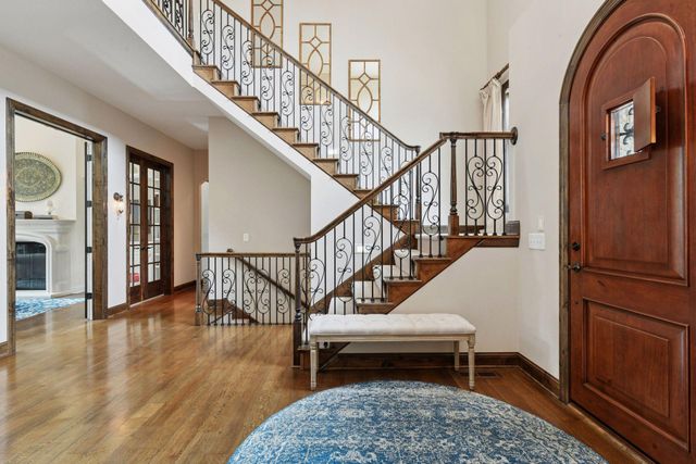 6930 Lake Harrison Circle, Chanhassen, MN 55317