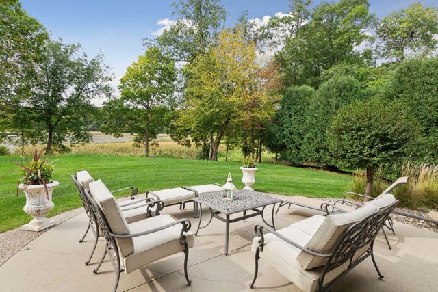 6930 Lake Harrison Circle, Chanhassen, MN 55317