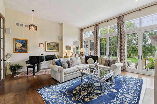 6930 Lake Harrison Circle, Chanhassen, MN 55317