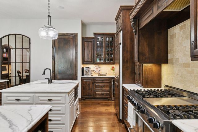 6930 Lake Harrison Circle, Chanhassen, MN 55317