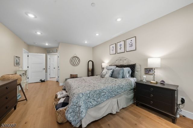 208 Fischer Ct, Rockaway Twp., NJ 07834