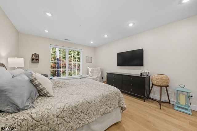 208 Fischer Ct, Rockaway Twp., NJ 07834