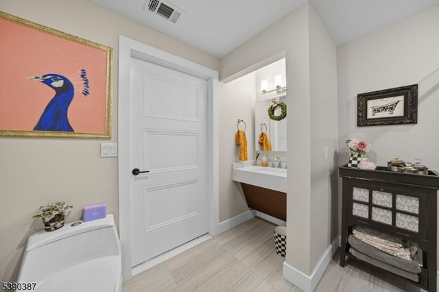 208 Fischer Ct, Rockaway Twp., NJ 07834