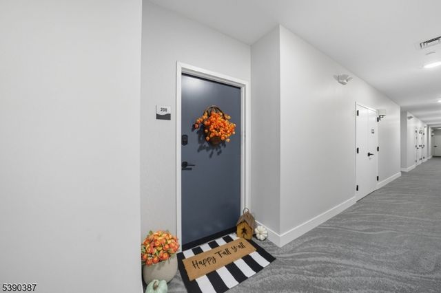 208 Fischer Ct, Rockaway Twp., NJ 07834