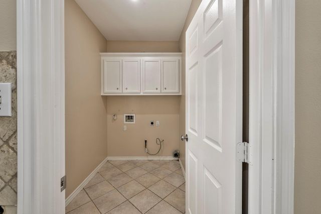 8903 Sendera Drive, Magnolia, TX 77354