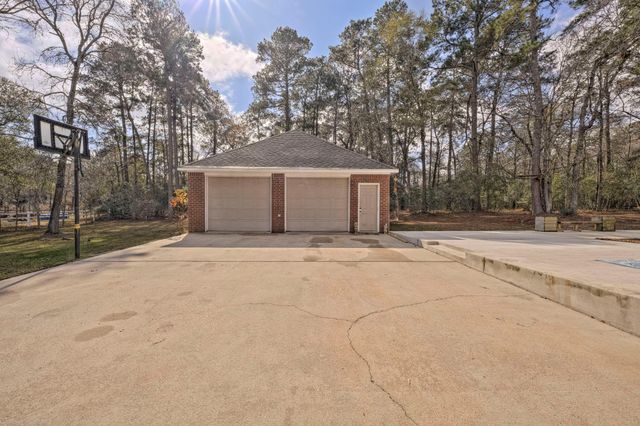 8903 Sendera Drive, Magnolia, TX 77354