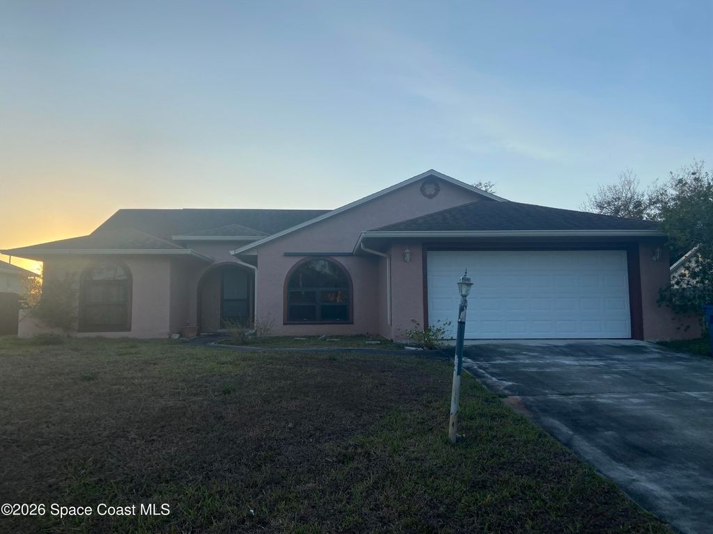 1468 Glendale Avenue NW, Palm Bay, FL 32907