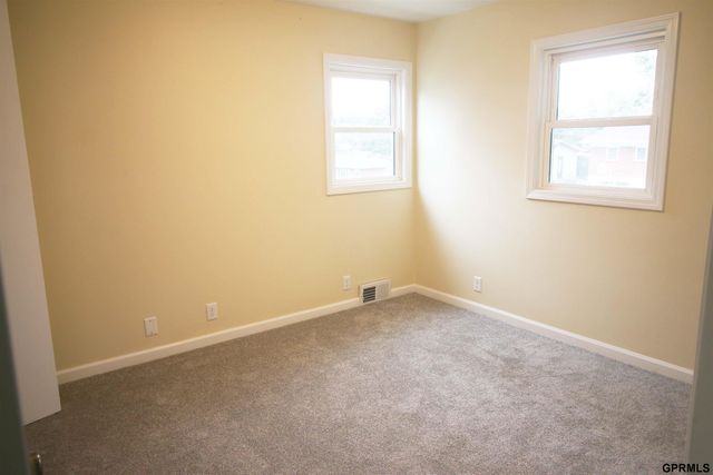 3310 Willow Street, Bellevue, NE 68147