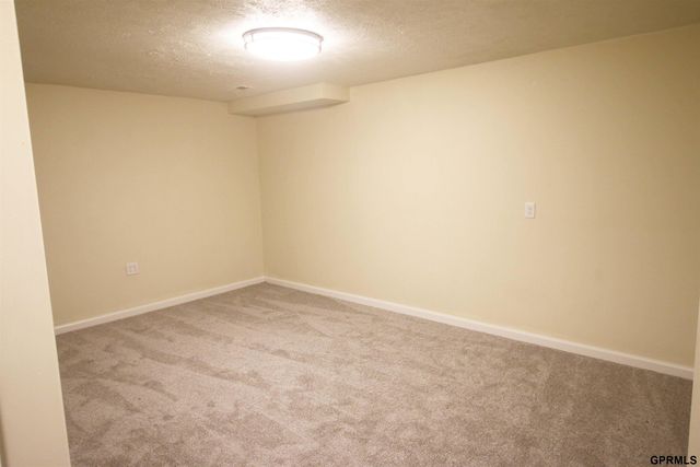 3310 Willow Street, Bellevue, NE 68147