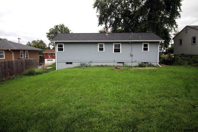 3310 Willow Street, Bellevue, NE 68147